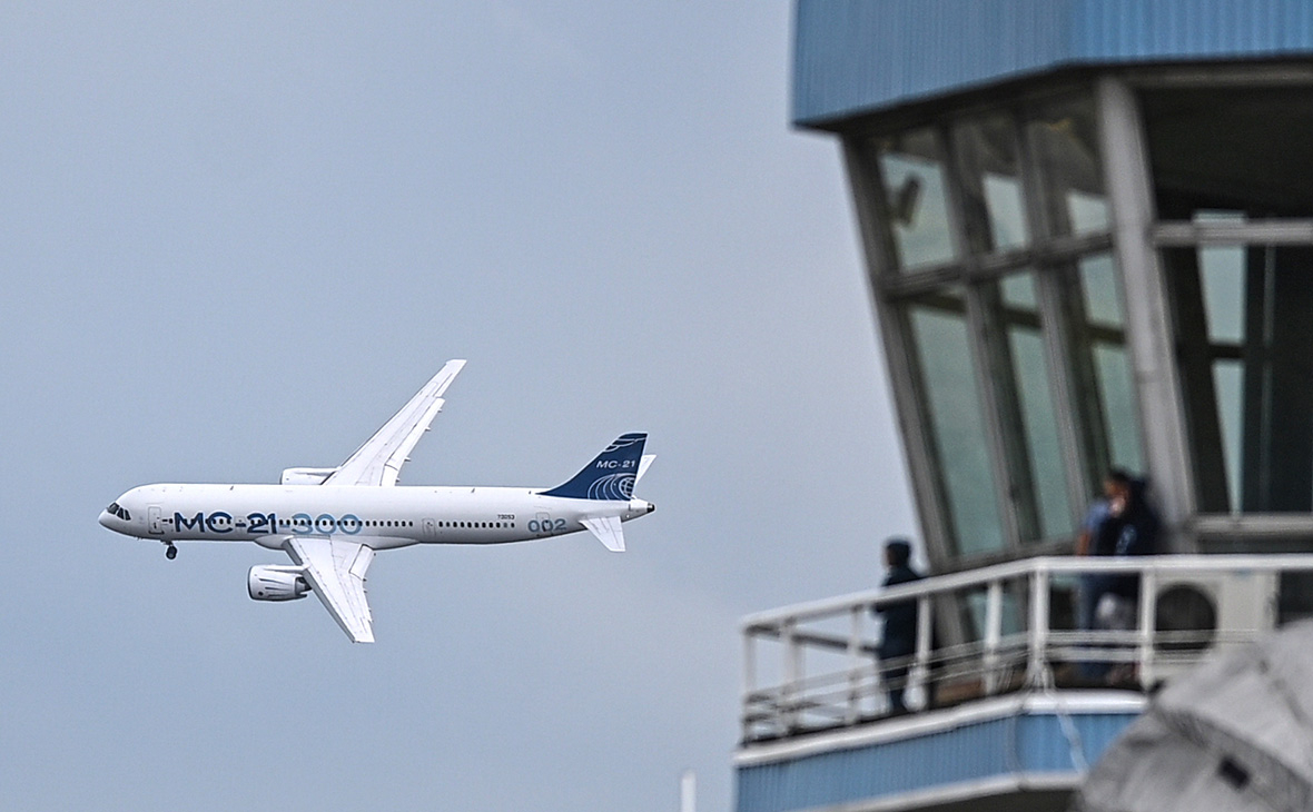 Самолет МС-21-300 впервые сел в гражданском аэропорту"/>
Самолет МС-21-300 впервые сел в гражданском аэропорту"/>